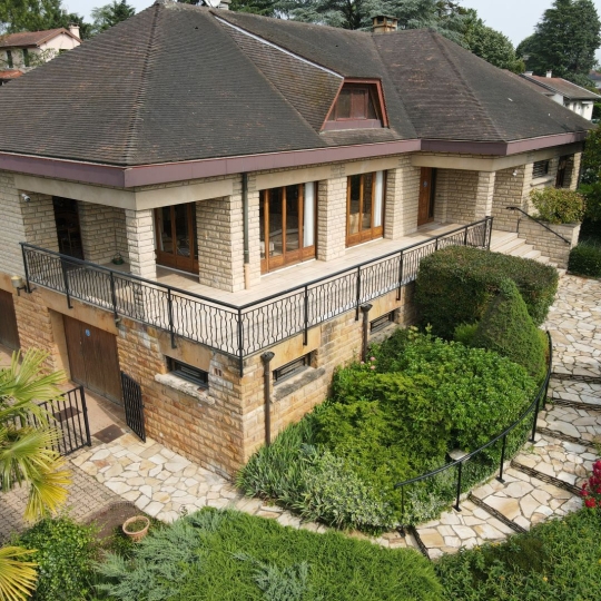  Annonces NEUVILLE : Maison / Villa | CHAMPAGNE-AU-MONT-D'OR (69410) | 285 m2 | 900 000 € 