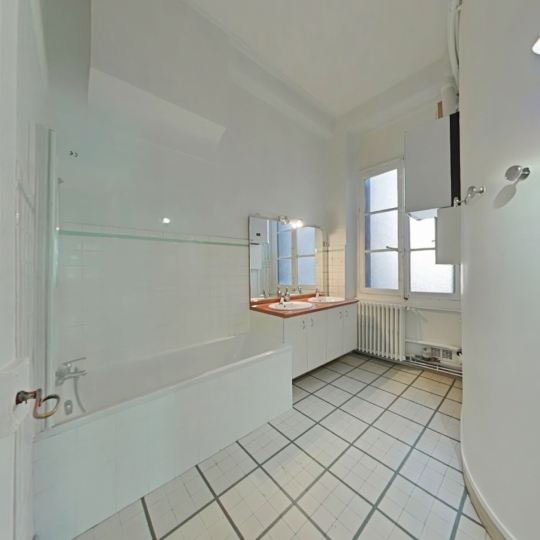  Annonces NEUVILLE : Appartement | LYON (69002) | 120 m2 | 1 800 € 